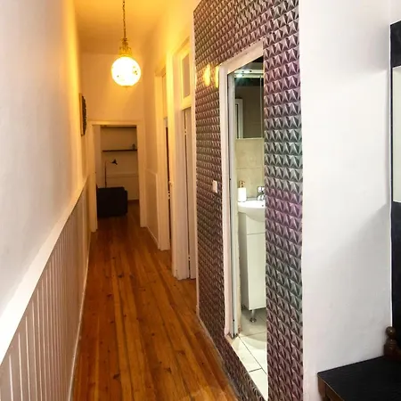 Mirror Flat Downtown